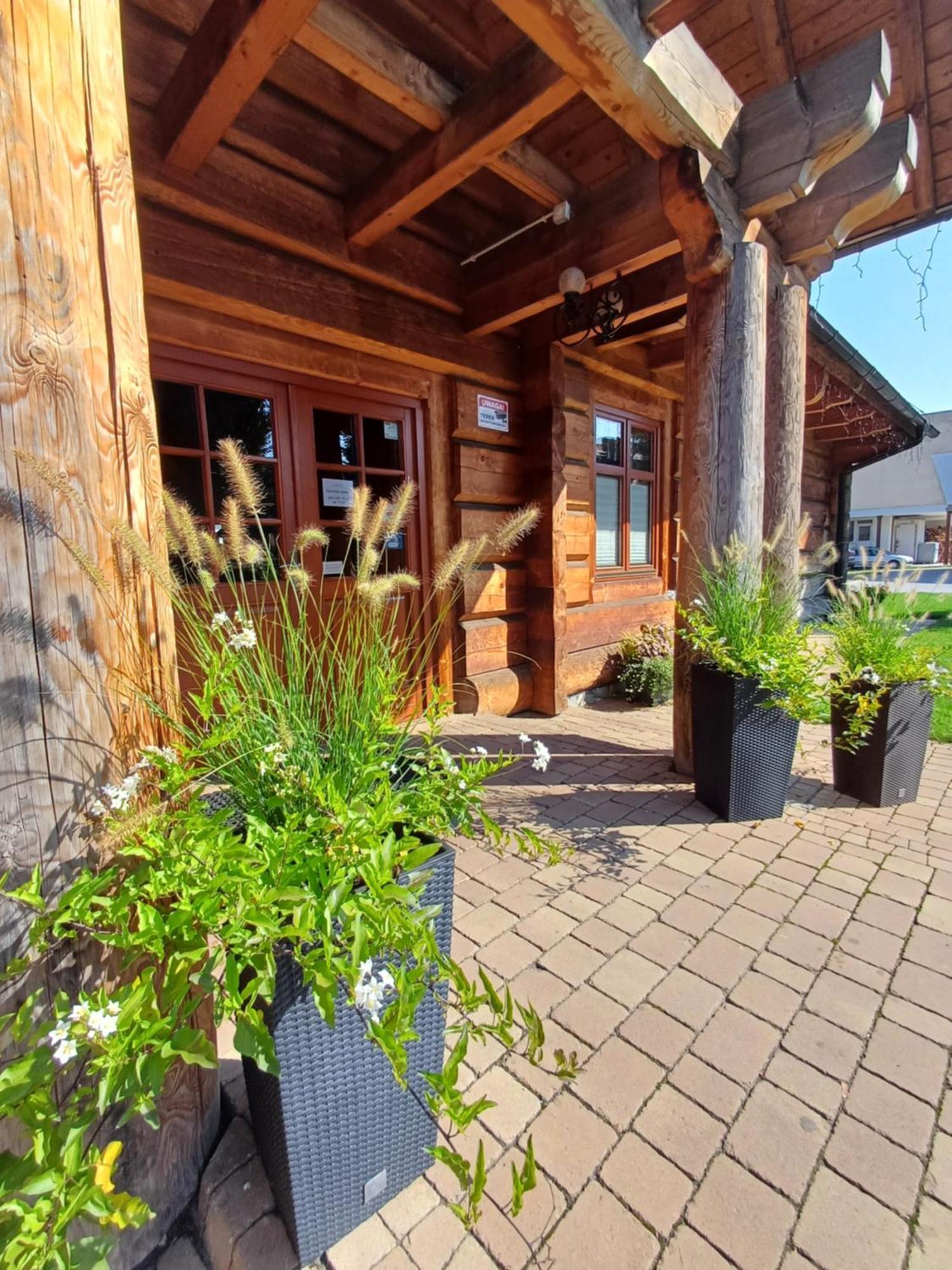 אוסטרוב וילקופולסקי Hotel I Restauracja Borowianka מראה חיצוני תמונה